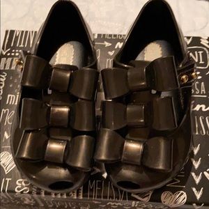 Black with bows mini Melissa